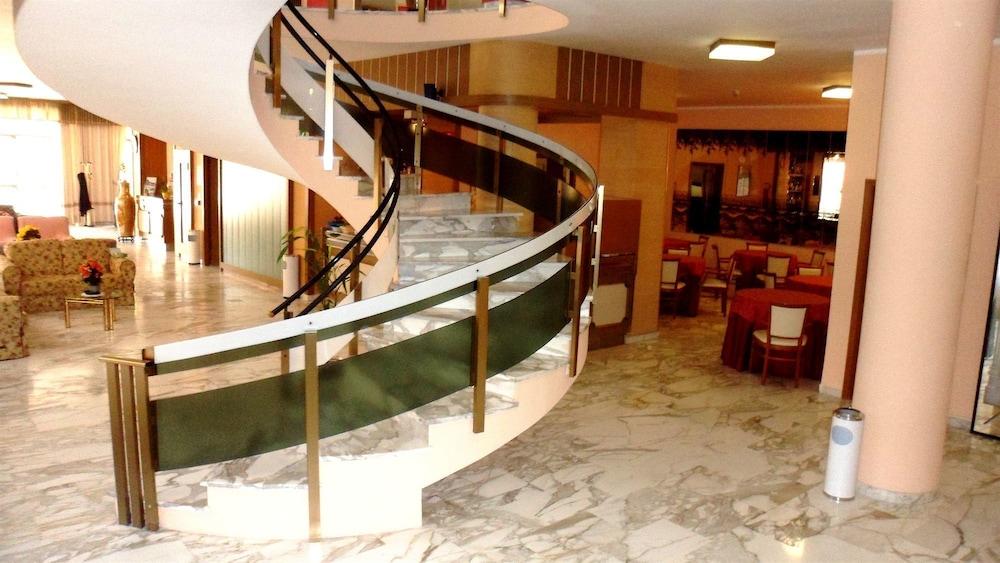 Hotel Reali Chianciano Terme Exterior foto